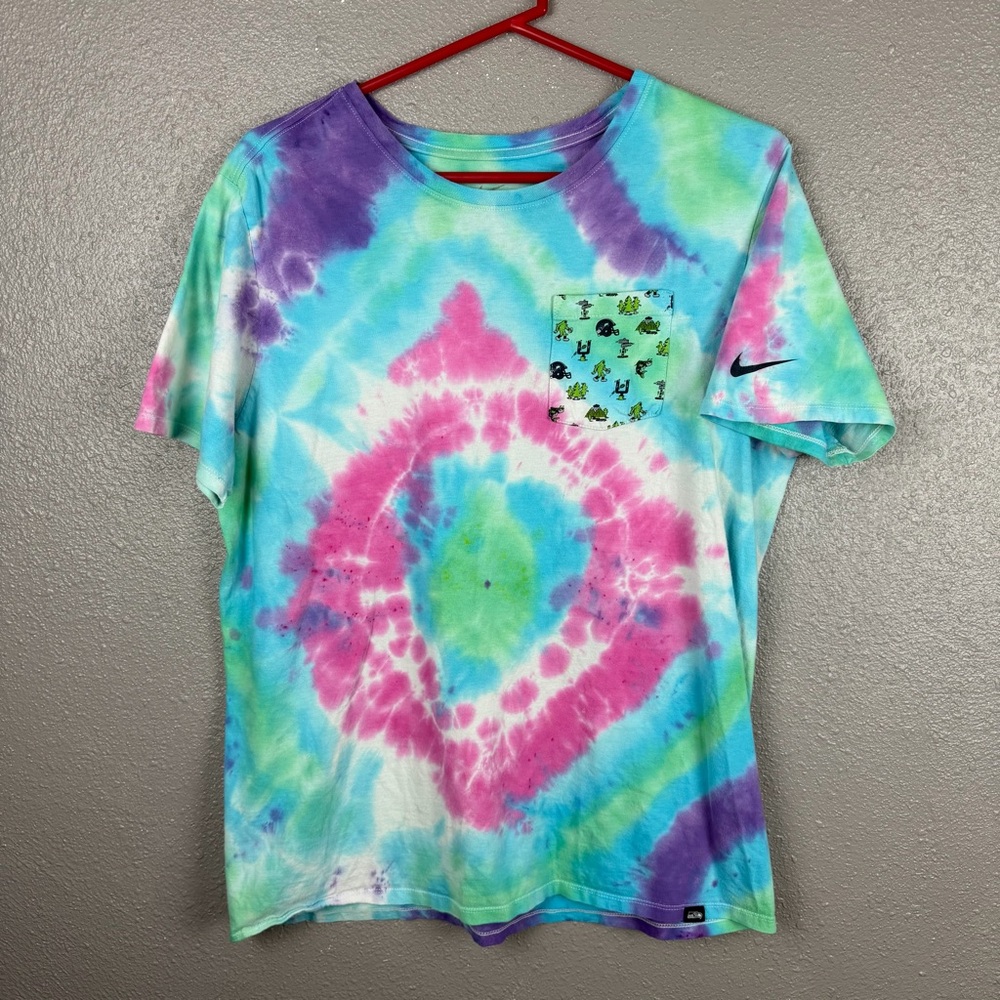 The Nike Tee Seattle Seahawks Tie-Dye T-Shirt Men’s Large Sasquatch Super Bowl